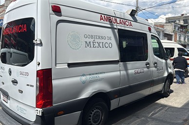 Policía de Chiautempan brinda atención inmediata a un masculino, tras debilitarse en vía pública